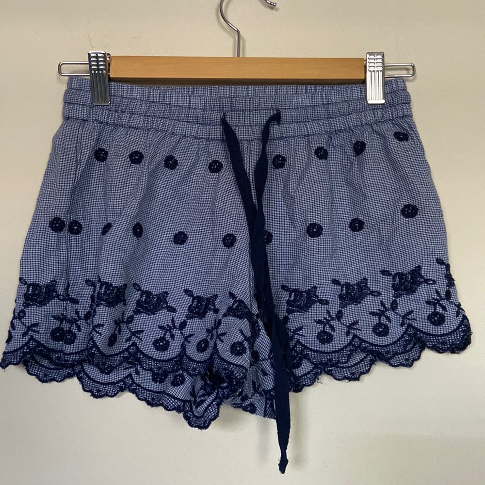 TOP SHOP Flowey shorts